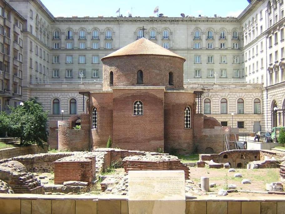 Center 5 * Sofia